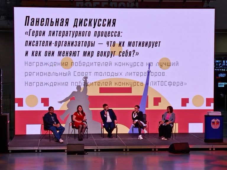 Артист Игорь Джимбеев принял участие в книжной ярмарке «Наши герои»