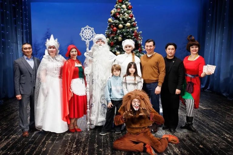 Глава Калмыкии посмотрел нашу новогоднюю сказку